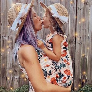 Little girl & mommy matching dresses